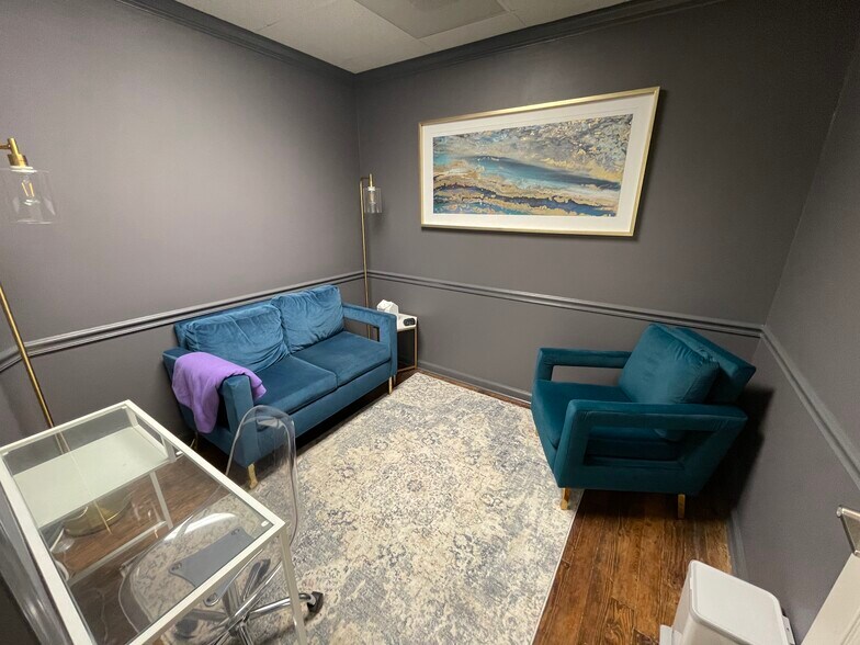 More Photos Of 200 N Main St, Greenville Office Residential For Lease