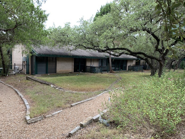 More Photos Of 2525 Wallingwood Dr, Austin Unknown For Lease