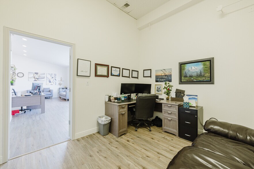 More Photos Of 174 Idaho St, Elko General Retail For Lease