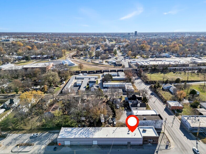 More Photos Of 1920 N National Ave, Springfield Warehouse For Lease