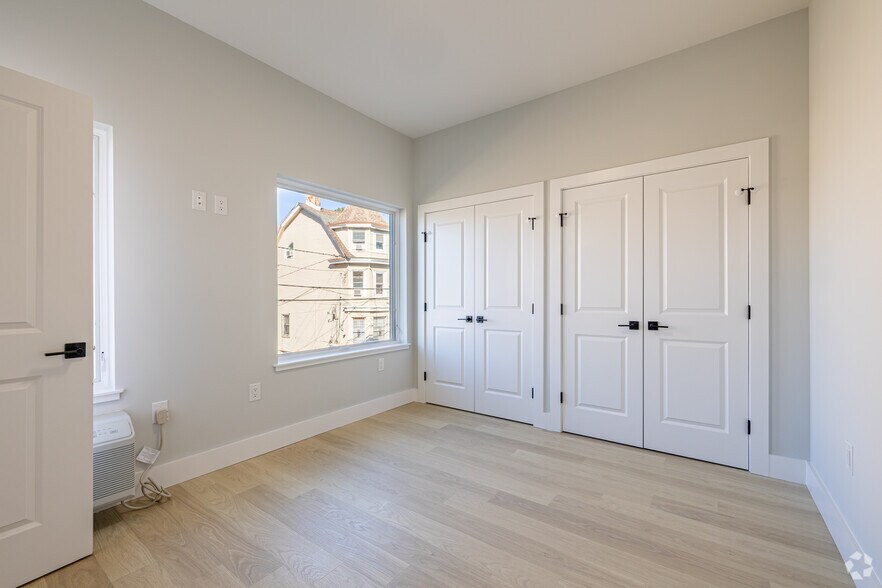 More Photos Of 34-40 Hudson St, Newark Apartments For Lease