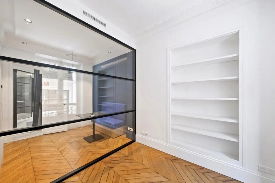 More Photos Of 10 Avenue De L'Opera, Paris Office For Sale