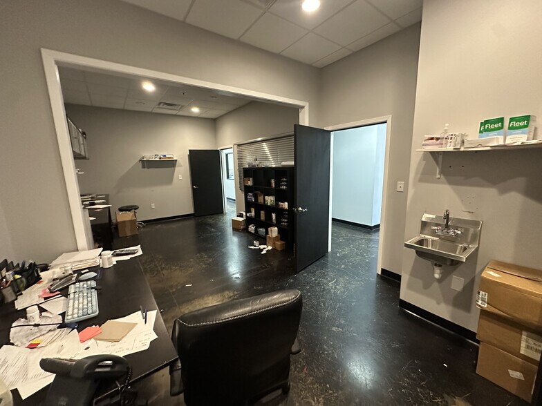 More Photos Of 1403 Highway 6, Sugar Land Medical For Lease