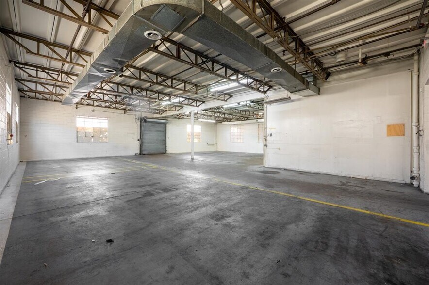 More Photos Of 36 Sylvester St, Westbury Manufacturing For Lease