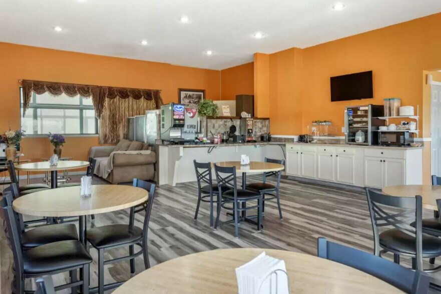 More Photos Of 830 W Highway 24, Goodland Hotel For Sale