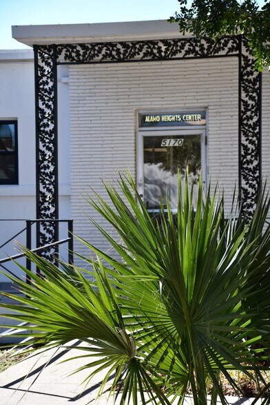 More Photos Of 5154-5170 Broadway St, San Antonio Unknown For Lease