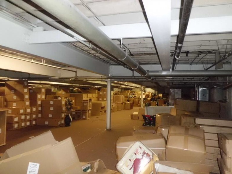 More Photos Of 24 Sheridan Ave, Clifton Warehouse For Sale