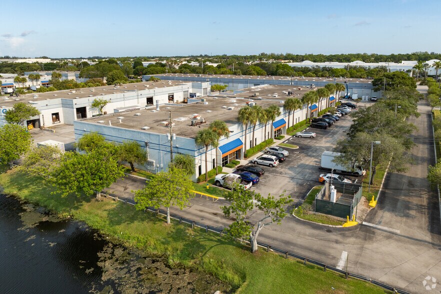 More Photos Of 6601 Lyons Rd, Coconut Creek Warehouse For Lease