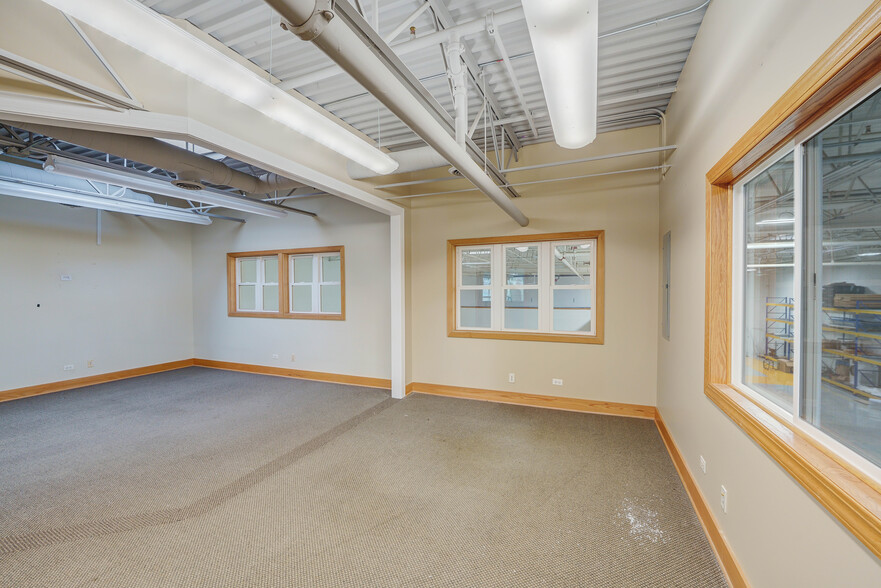 More Photos Of 10410-10426 163rd Pl, Orland Park Manufacturing For Sale