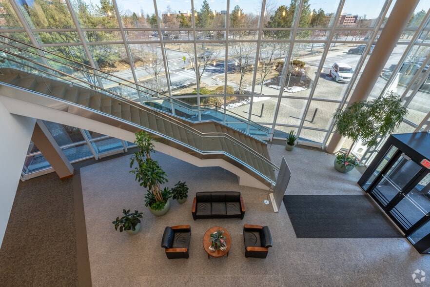 More Photos Of 175 Crossing Blvd, Framingham Office For Lease