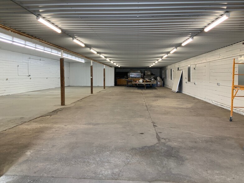 More Photos Of 28 East Elm Street, Saint Joseph Manufacturing For Lease