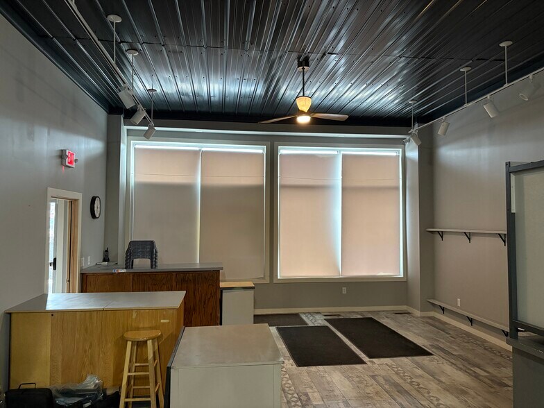 More Photos Of 2301 W Superior St, Duluth Storefront Retail Residential For Sale