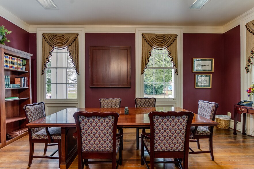 More Photos Of 2606 8th St, Tuscaloosa Office For Sale