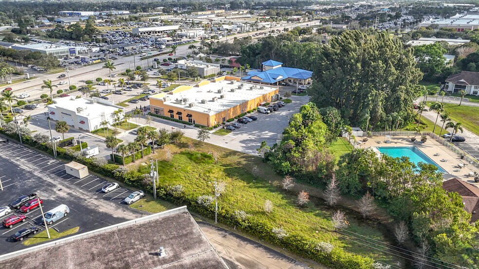 More Photos Of 2620-2644 SE Federal Hwy, Stuart Freestanding For Sale