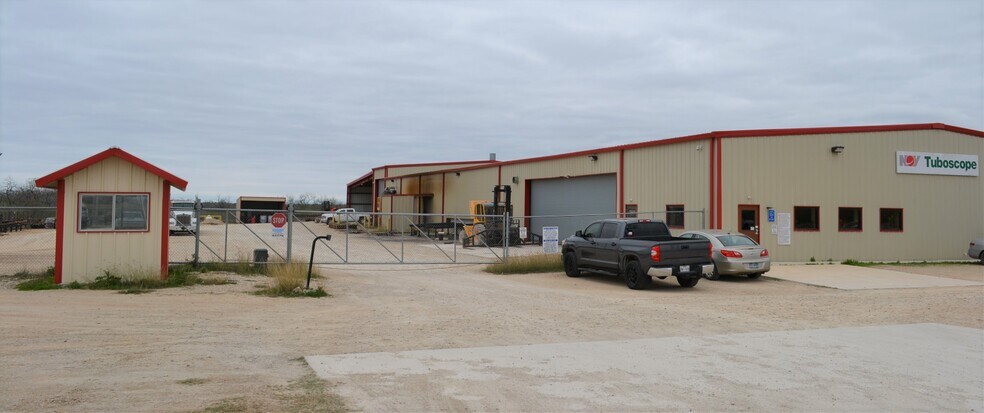 More Photos Of 4612 CR 430, Pleasanton Warehouse For Lease