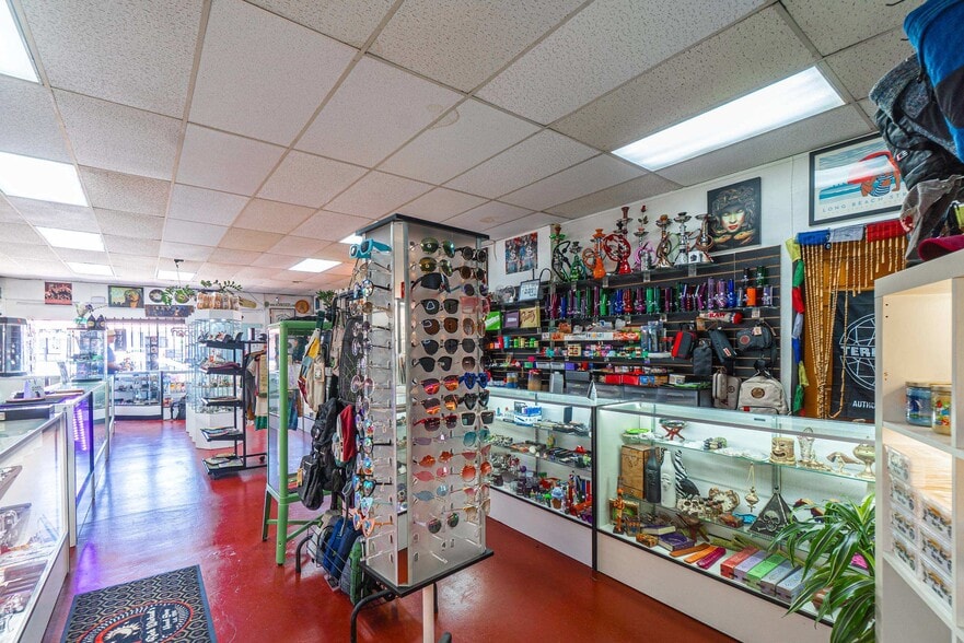 More Photos Of 1090 Redondo Ave, Long Beach Storefront Retail Residential For Sale