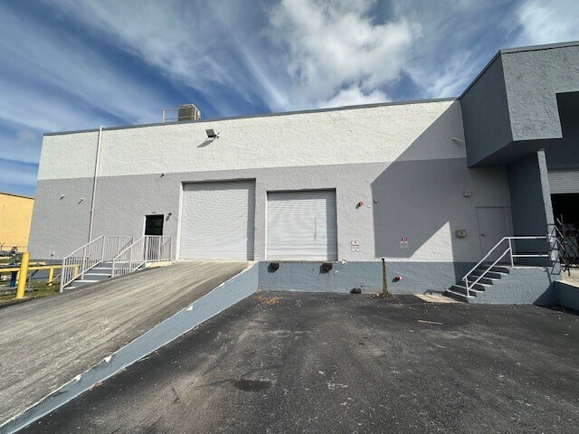 Primary Photo Of 5120-5130 NW 165th St, Hialeah Warehouse For Lease