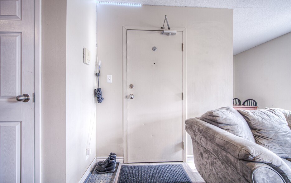 More Photos Of 172 Regina St N, Waterloo Apartments For Sale