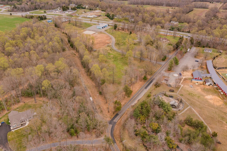 More Photos Of 11275 Edge Hill Rd, Newburg Service For Sale