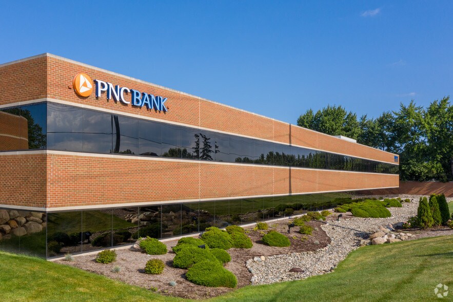 More Photos Of 6230 Orchard Lake Rd, West Bloomfield Office For Lease