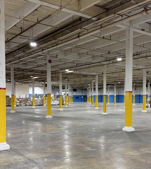 More Photos Of 700 King Edward St, Winnipeg Manufacturing For Lease