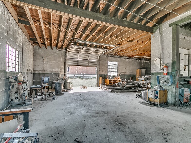 More Photos Of 227 W MacArthur Dr, Midwest City Auto Repair For Sale