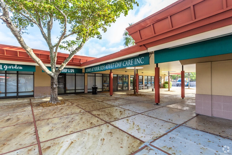More Photos Of 13905-14047 NW 67th Ave, Miami Lakes Unknown For Lease