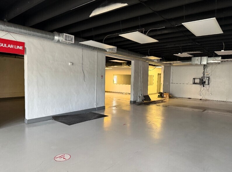 More Photos Of 111 SW 33rd St, Fort Lauderdale Warehouse For Lease