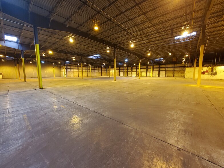 More Photos Of 2810 Industrial Turnpike Dr, Middletown Warehouse For Lease