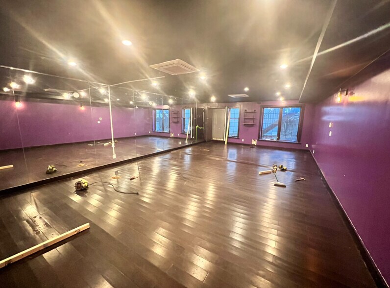 More Photos Of 605-607 Manhattan Ave, Brooklyn Apartments For Sale