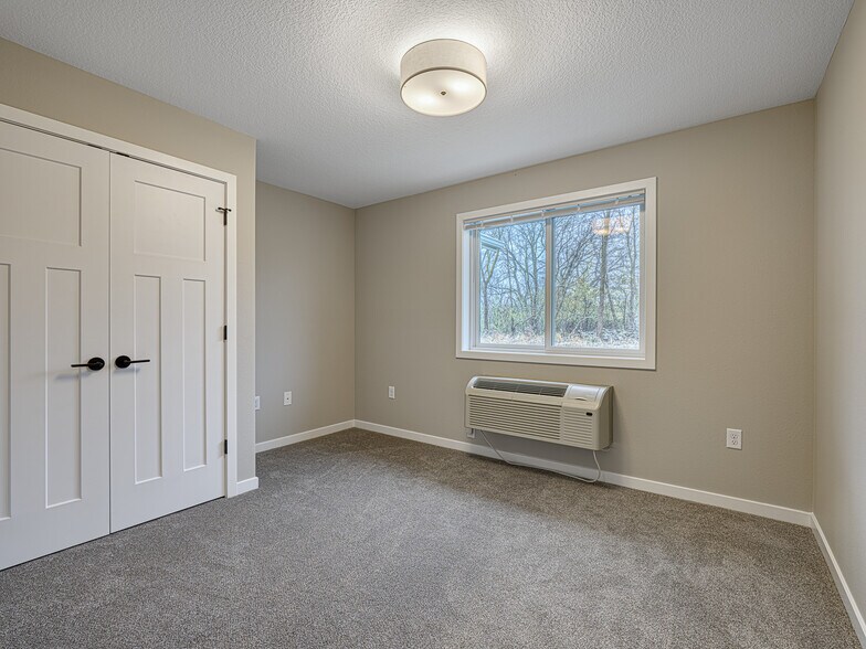 More Photos Of 102 Ridge Rd, Osceola Apartments For Sale