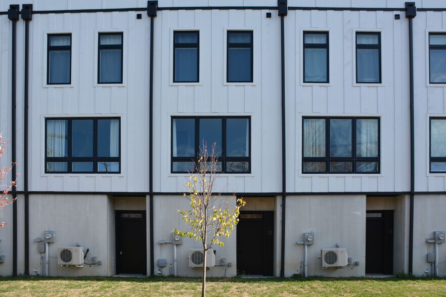 More Photos Of 208 Gillis St, Traverse City Specialty For Sale