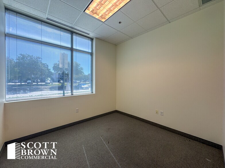 More Photos Of 3317 Essex Dr, Richardson Research And Development For Lease