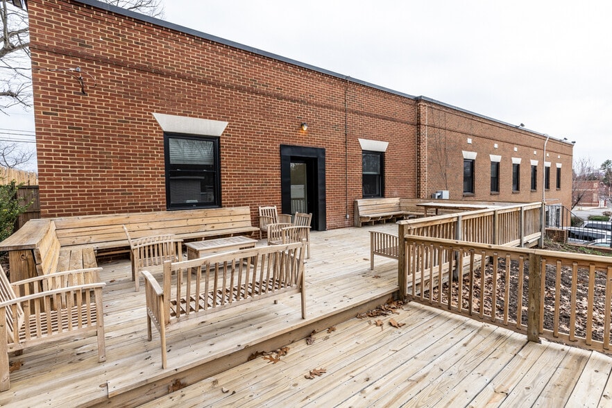 More Photos Of 490 Westfield Rd, Charlottesville Storefront Retail Office For Sale