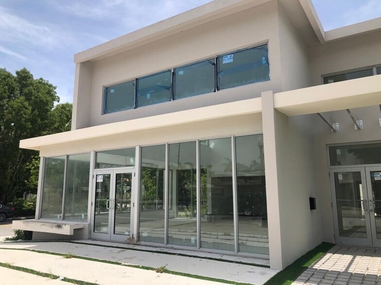 More Photos Of 7111 Biscayne Blvd, Miami Freestanding For Sale