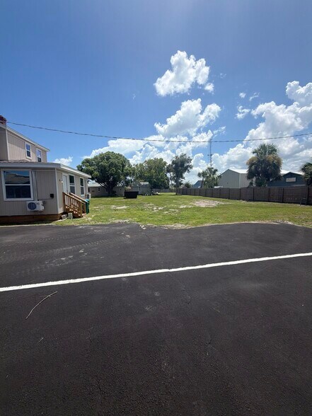 More Photos Of 208 Ridgewood Ave, Daytona Beach Hotel For Sale