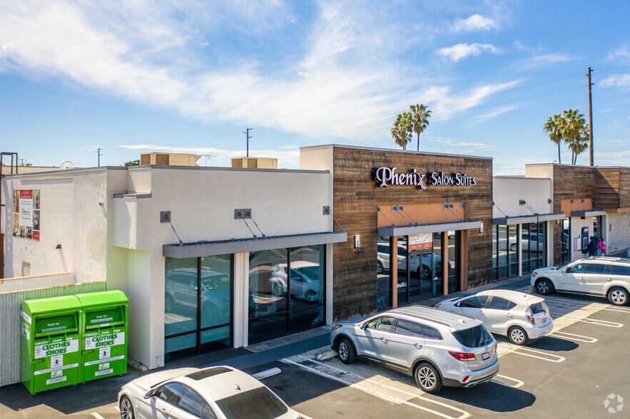 More Photos Of 20052 Brookhurst St, Huntington Beach General Retail For Lease