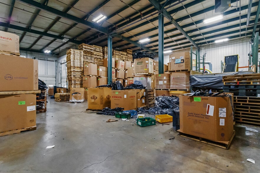 More Photos Of 2317 Washington St, Kokomo Warehouse For Sale