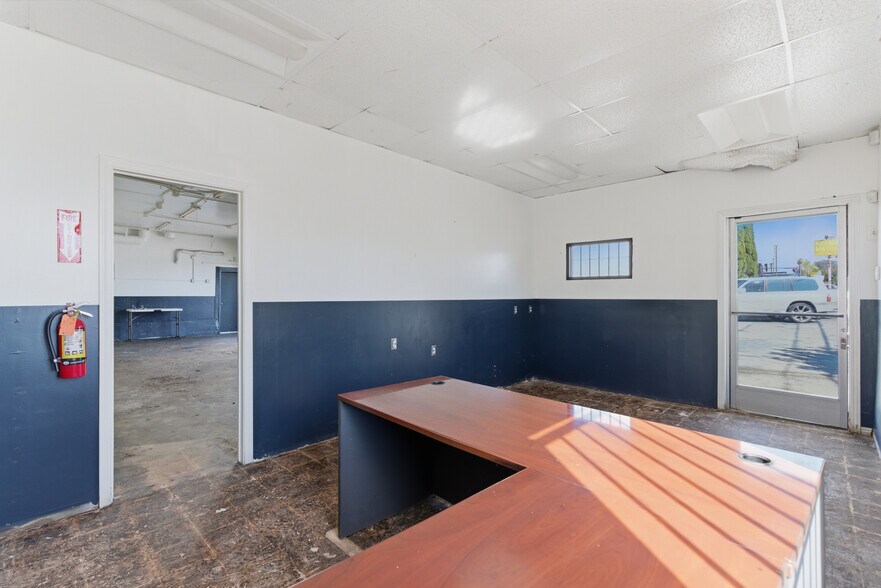 More Photos Of 8783 San Fernando Rd, Sun Valley Auto Repair For Lease