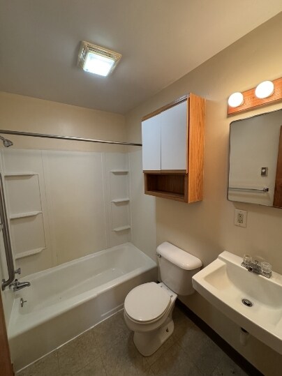 More Photos Of 714 W 10th St, Cozad Apartments For Sale