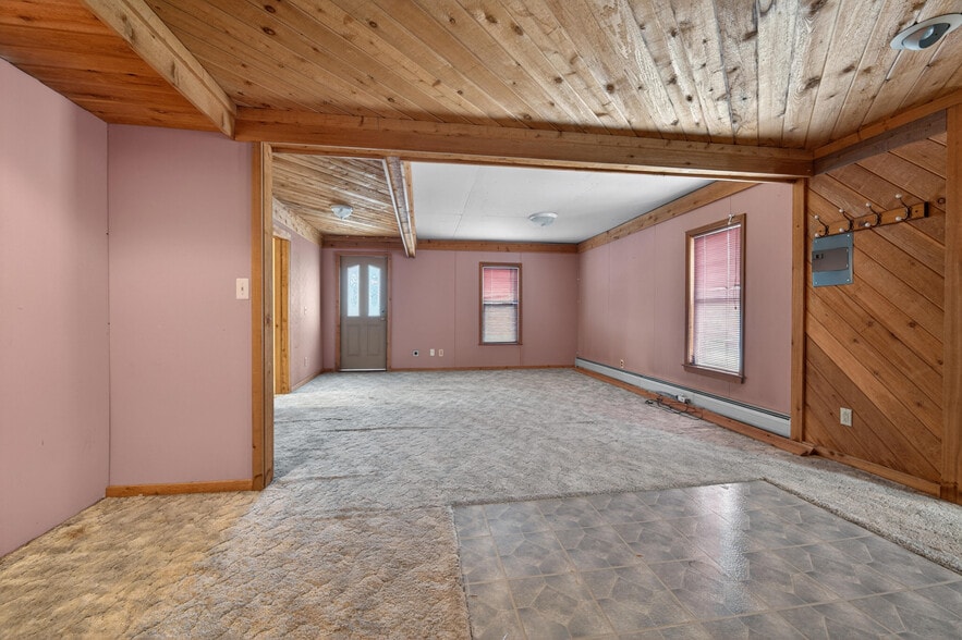 More Photos Of 209 N Main St, Belleville Medical For Sale