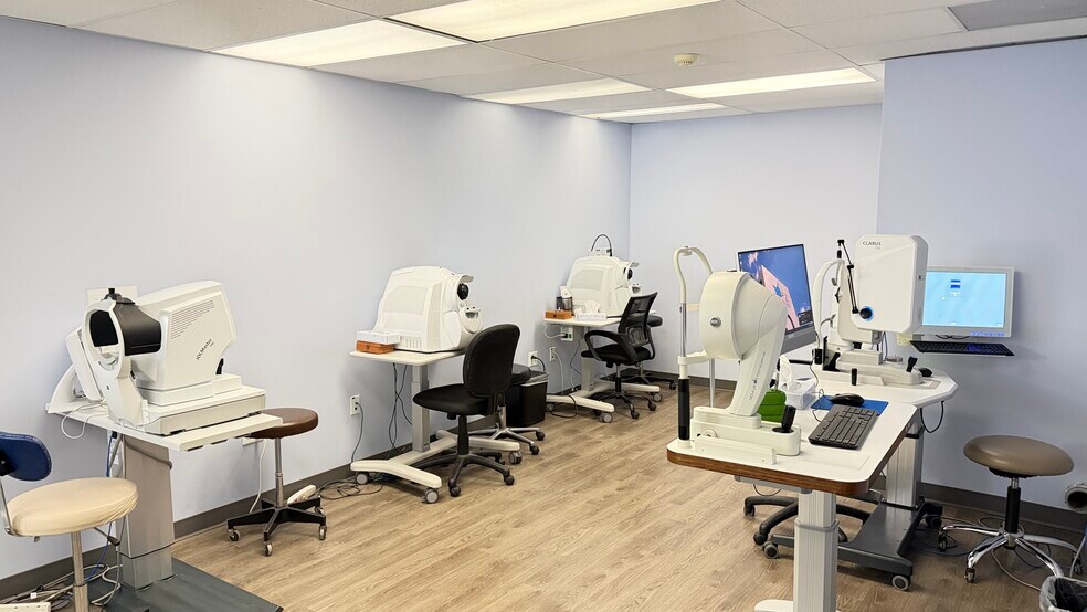 More Photos Of 3110 Grant Ave, Philadelphia Office For Sale