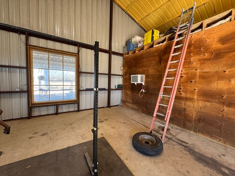More Photos Of 6920 County Road 202, McKinney Warehouse For Lease