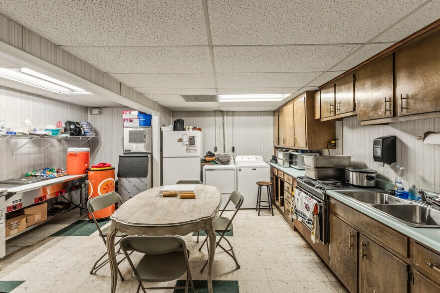 More Photos Of 1100 Winchester Hwy, Fayetteville Freestanding For Sale