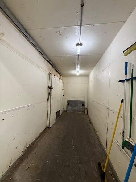 More Photos Of 3408 Industrial Rd E, Homedale Manufacturing For Sale