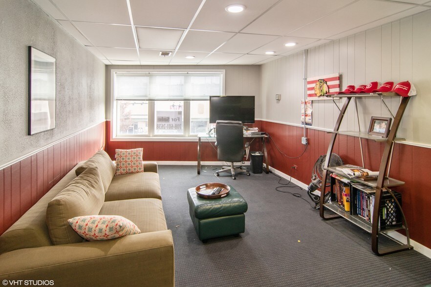 More Photos Of 30 S La Grange Rd, La Grange Restaurant For Sale