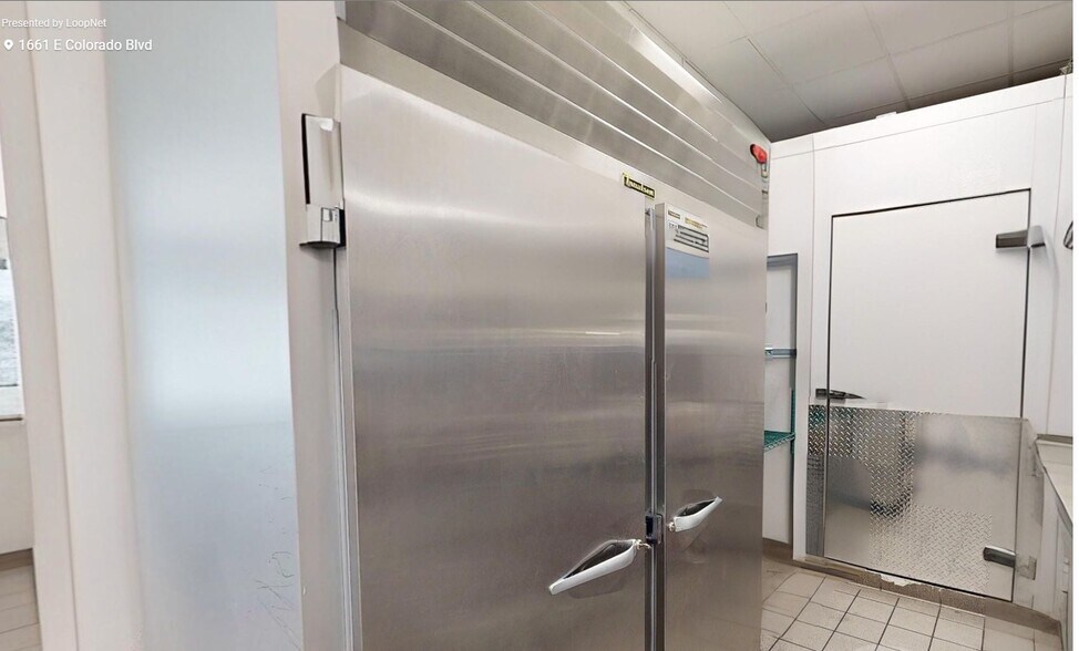 More Photos Of 1655-1671 E Colorado Blvd, Pasadena Fast Food For Lease