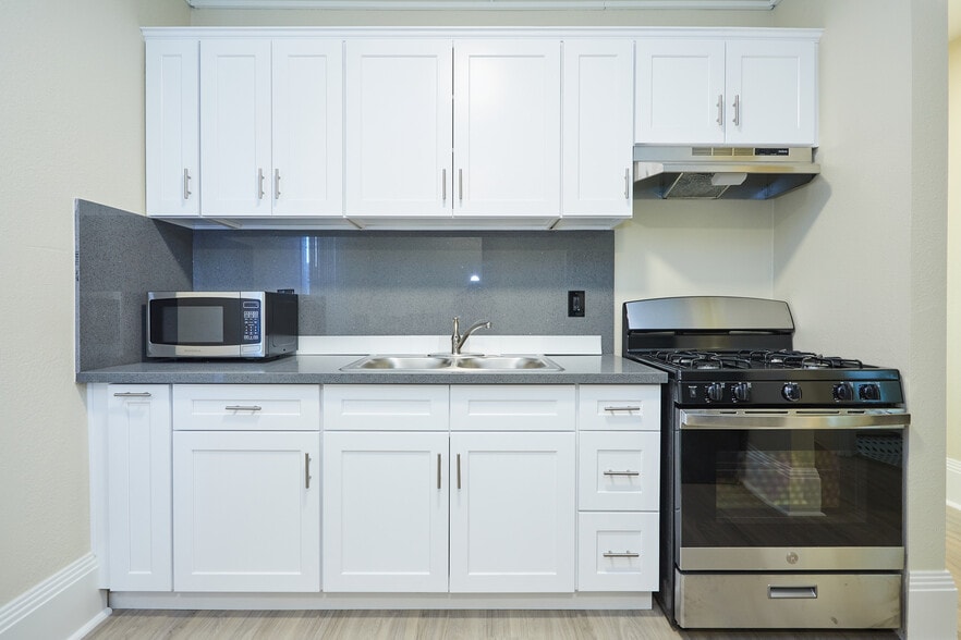 More Photos Of 1840 W 11th Pl, Los Angeles Apartments For Sale