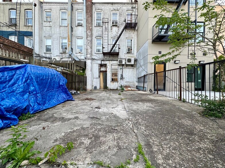 More Photos Of 1195 Nostrand Ave, Brooklyn Storefront Retail Residential For Lease