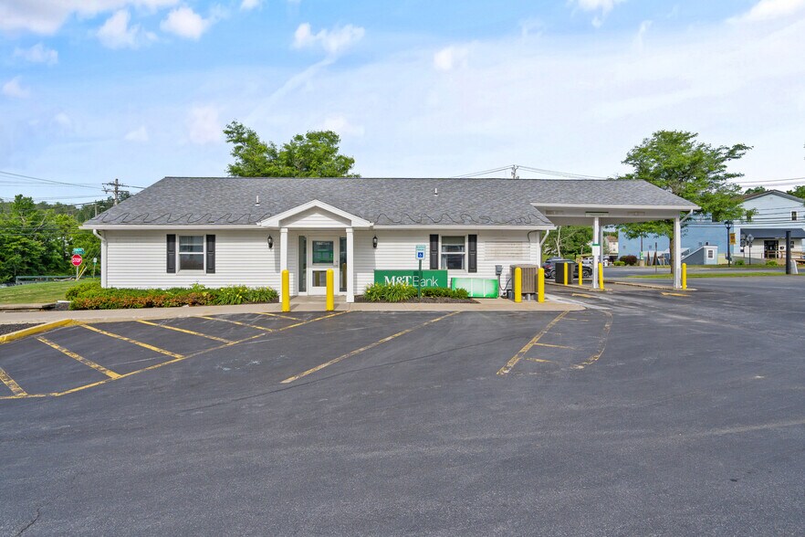 More Photos Of 7 Main St, Camden Bank For Sale